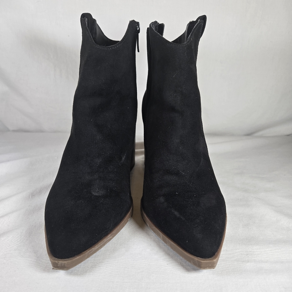 Torrid Black Faux Suede Ankle Booties Size 8W Block Heel Side Zip Lattice Accent
